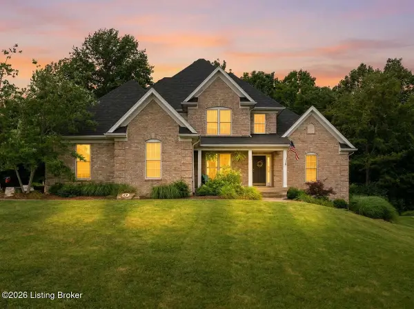3046 Fallen Wood Ln, La Grange, KY 40031