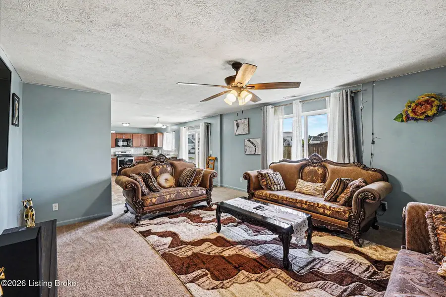 227 Boulders West Dr, Shepherdsville, KY 40165 - #3