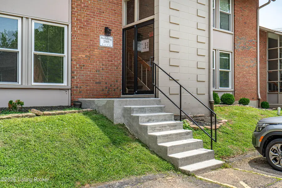 2505 Lindsay Ave #APT 5, Louisville, KY 40206 - #3