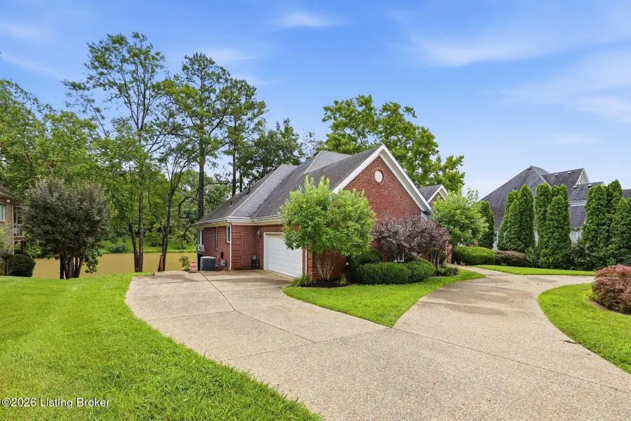 417 Landis Lakes Ct, Louisville, KY 40245 - #3