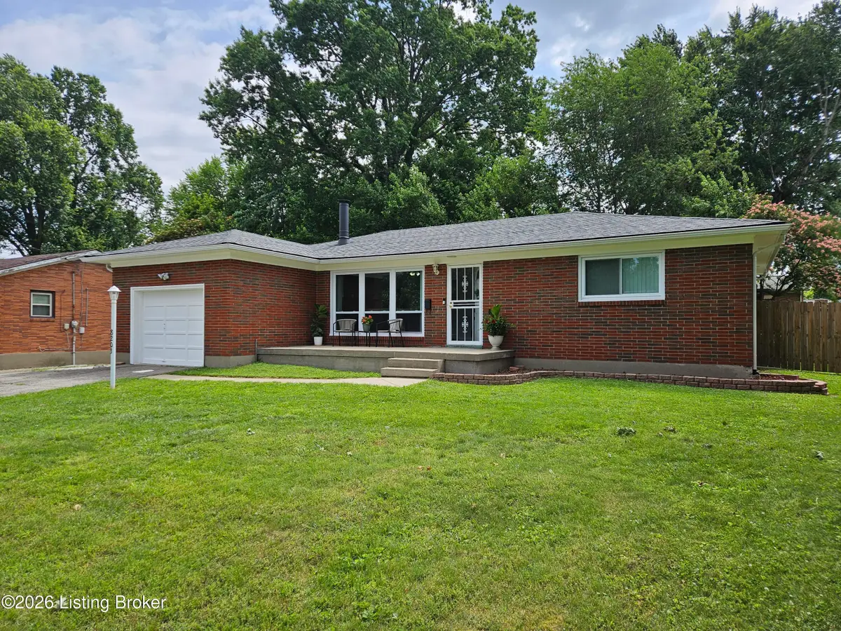 8203 Seaforth Dr, Louisville, KY 40258 - #1