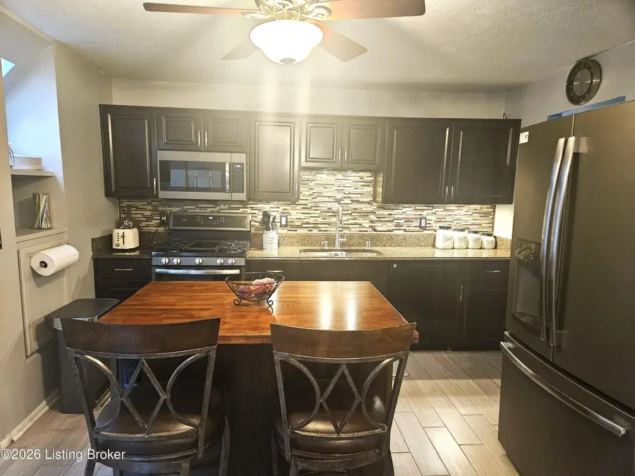 2309 Raven Ct, Louisville, KY 40220 - #2