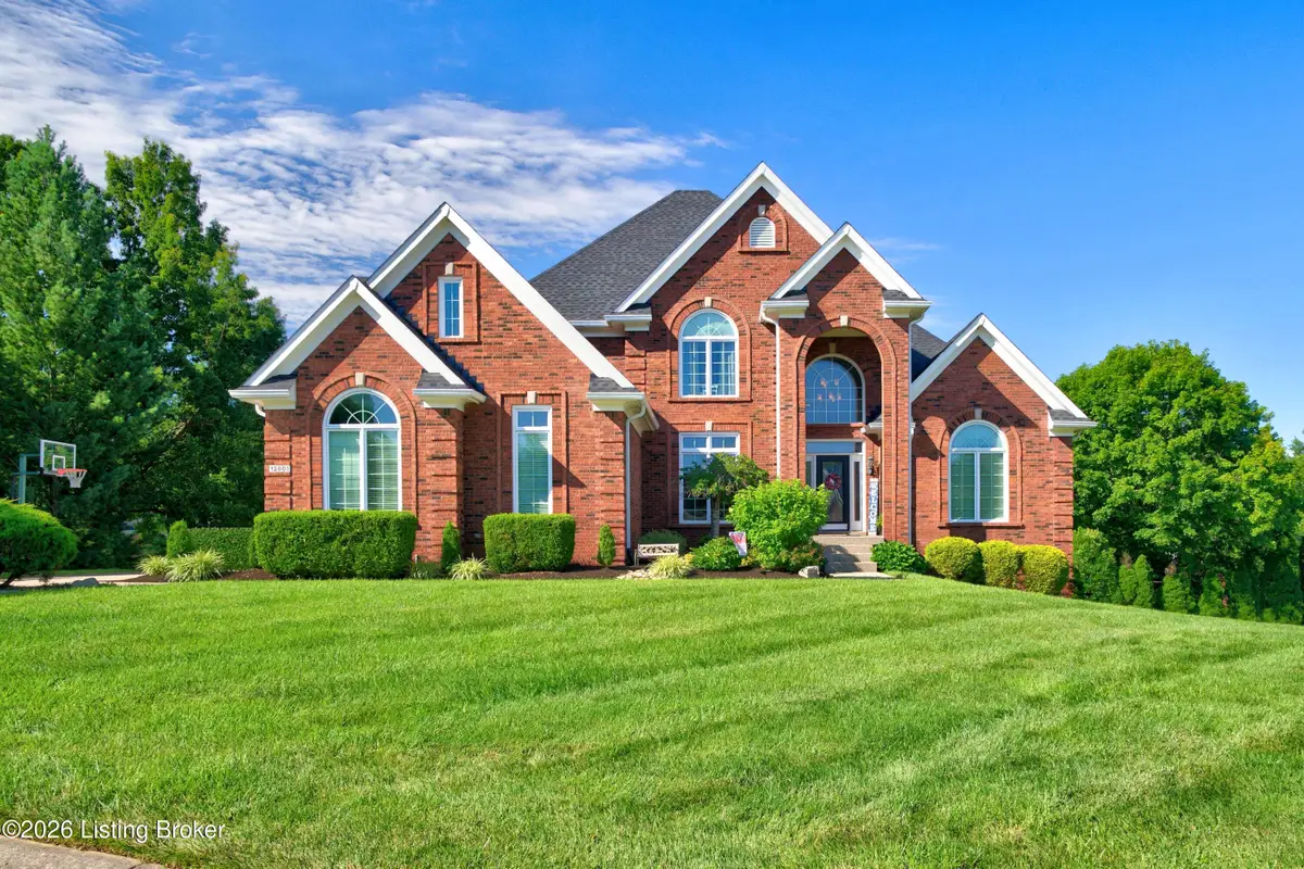 12801 Deer Cross Dr, Prospect, KY 40059 - #1
