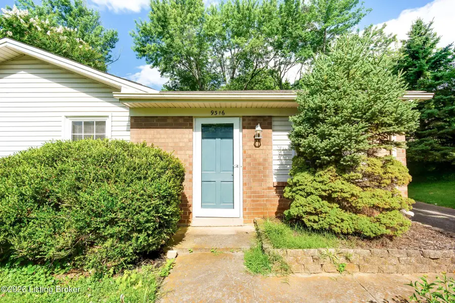 9316 Coolridge Dr, Louisville, KY 40229 - #3