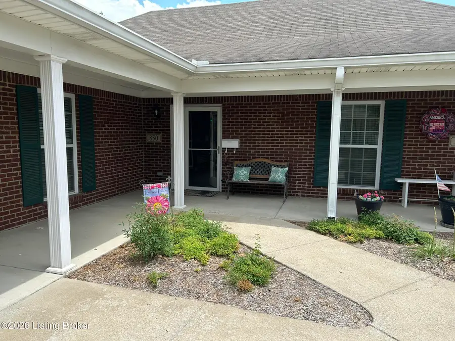 850 Garden Pointe Dr, Simpsonville, KY 40067 - #3
