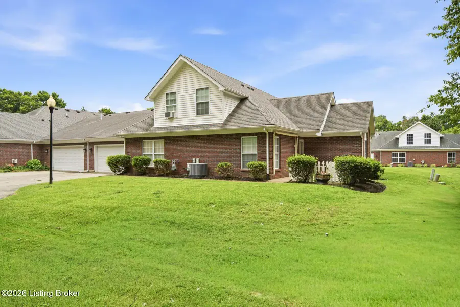 6100 Apple Creek Rd, Louisville, KY 40219 - #2