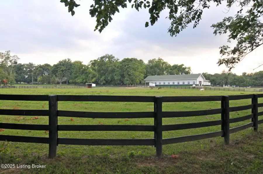 11903 La Grange Rd, Anchorage, KY 40223 - #2