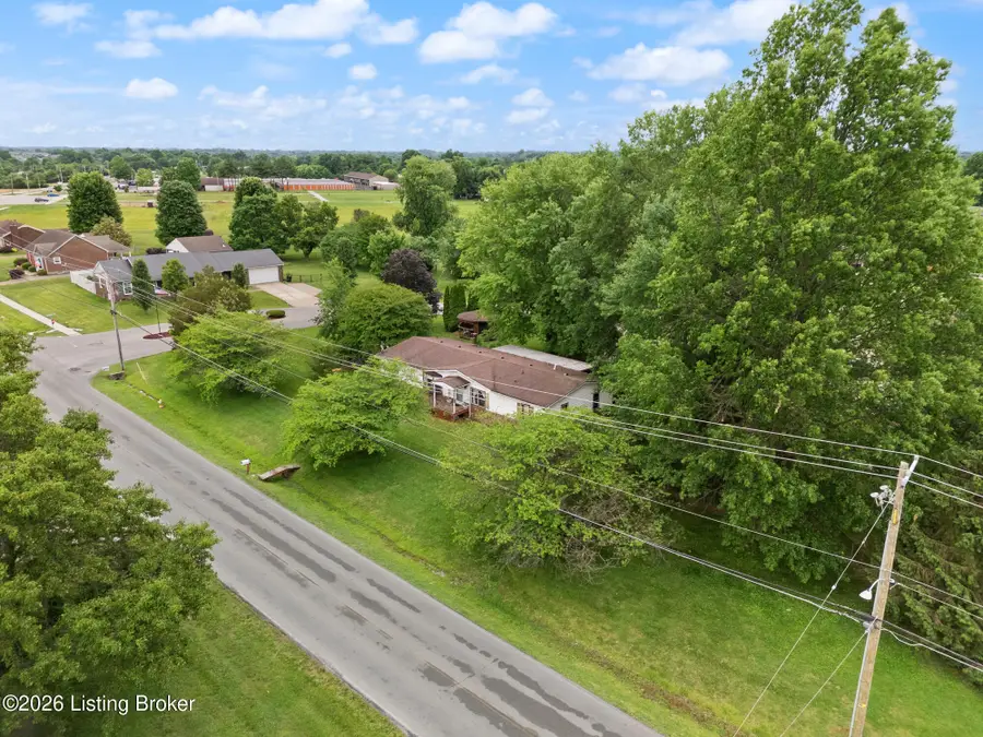 4604 Summitt Dr, Louisville, KY 40229 - #2