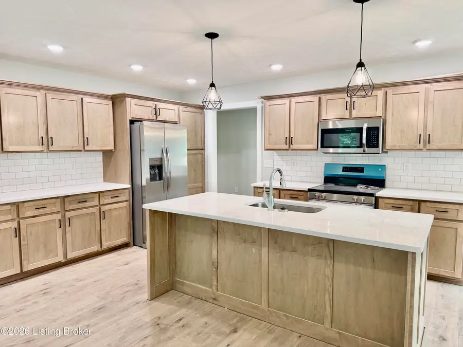 412 Woods Rd, Elizabethtown, KY 42701 - #2