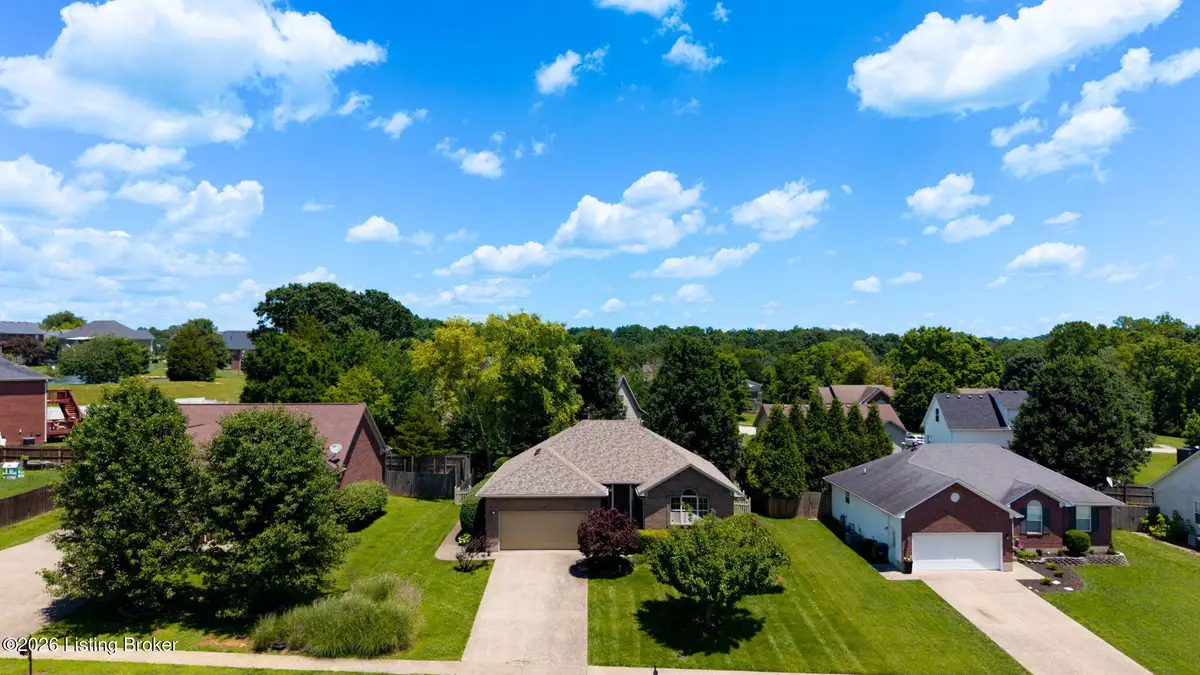 222 Misty Brooke Dr, Mount Washington, KY 40047 - #1