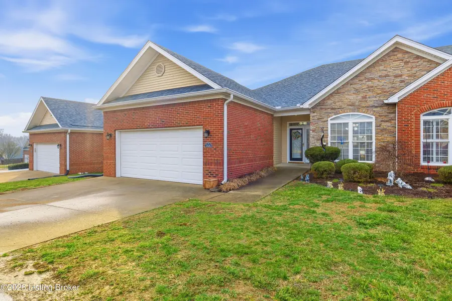 7526 Autumn Pointe Dr, Louisville, KY 40214 - #2