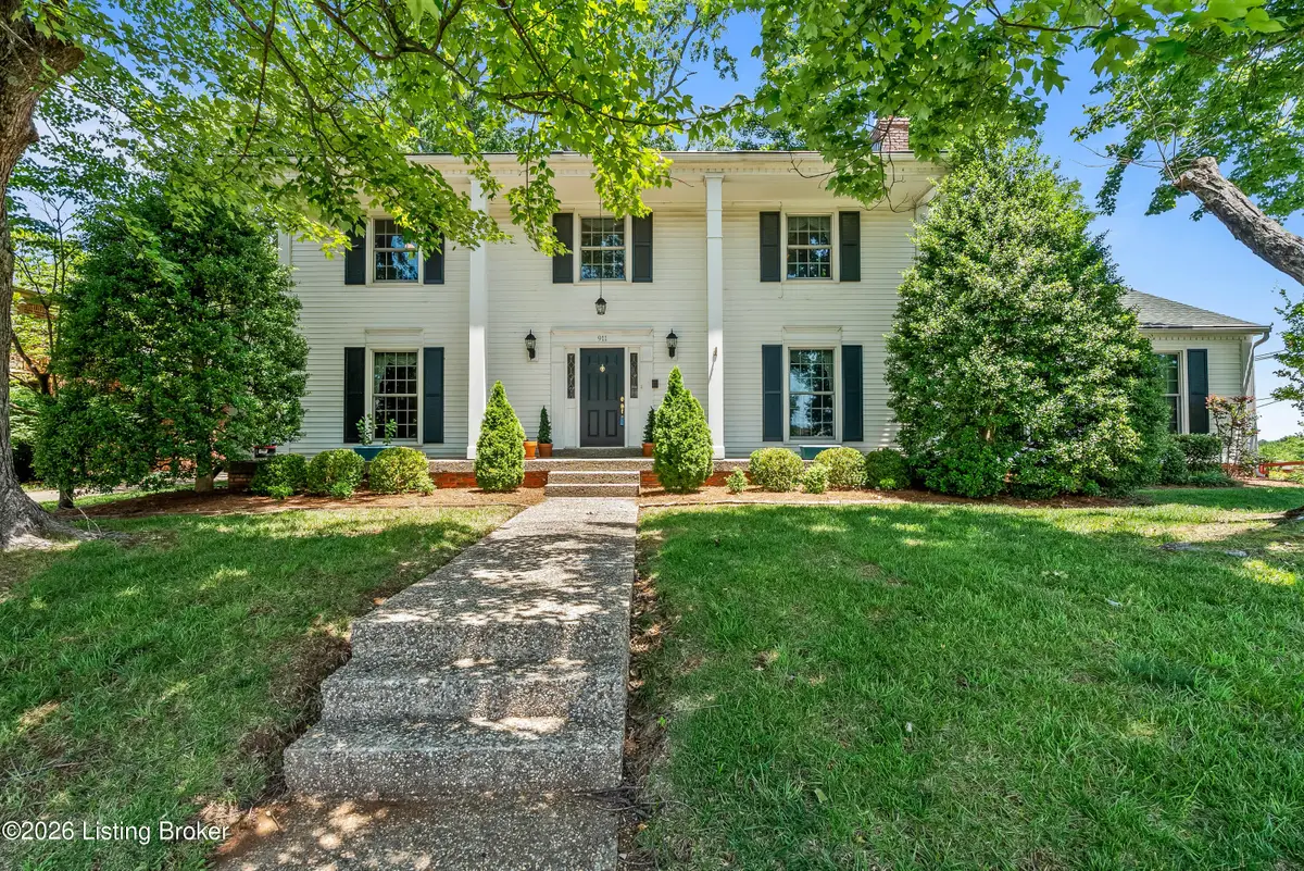 911 Thorpe Dr, Douglass Hills, KY 40243 - #1