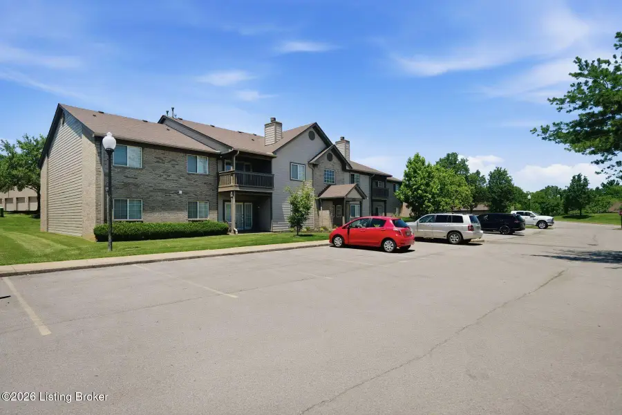 1300 Bee Ln #202, Louisville, KY 40243 - #3