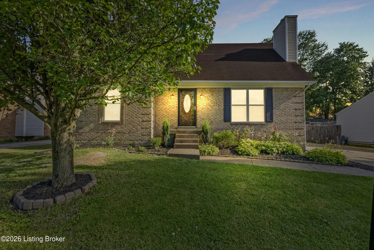 8404 Silver Fox Rd, Louisville, KY 40291 - #1
