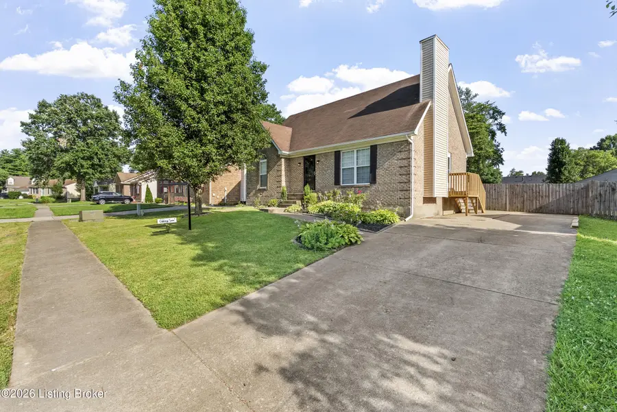 8404 Silver Fox Rd, Louisville, KY 40291 - #3