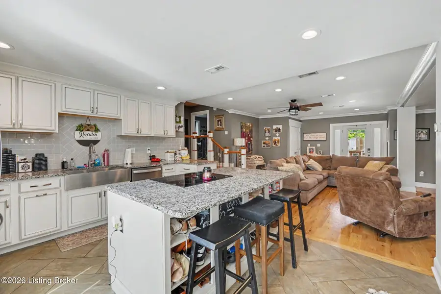 107 Covington St, Springfield, KY 40069 - #3
