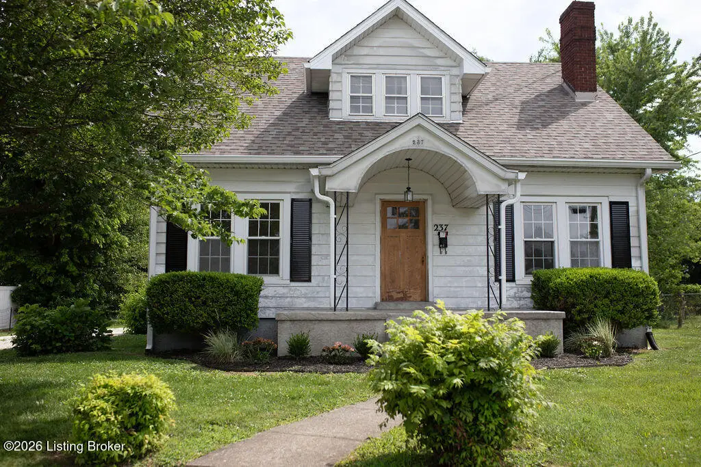 237 S Greensburg St, Hodgenville, KY 42748 - #1