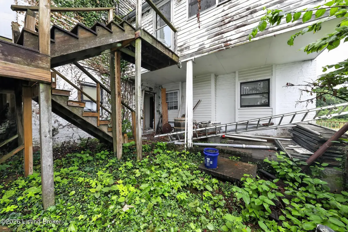 105 W 4th St, Maysville, KY 41056 - #1