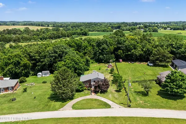 216 Shakeland Dr, Louisville, KY 40299
