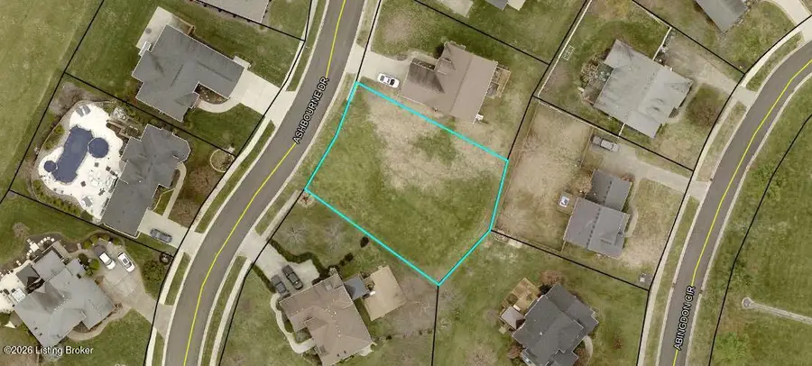 695 Ashbourne Dr, Shelbyville, KY 40065 - #2