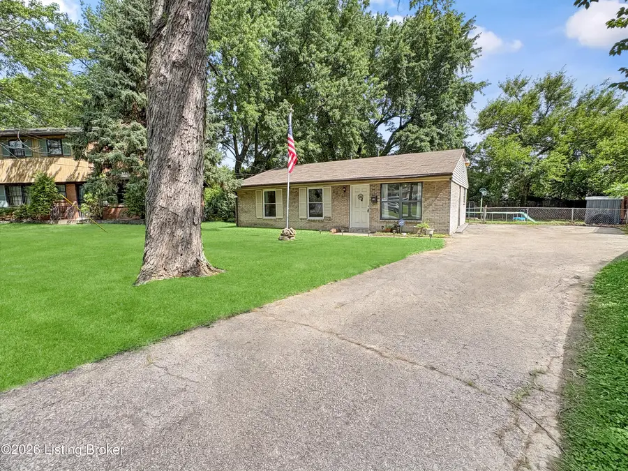 4906 Lesabre Dr, Louisville, KY 40216 - #3