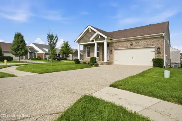 8816 Sanctuary Ln, Louisville, KY 40291