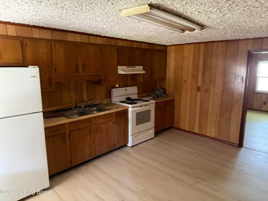 711 Meade St, Carrollton, KY 41008 - #3