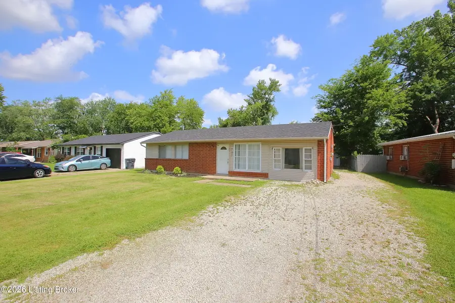 707 Sinclair St, Fairdale, KY 40118 - #2