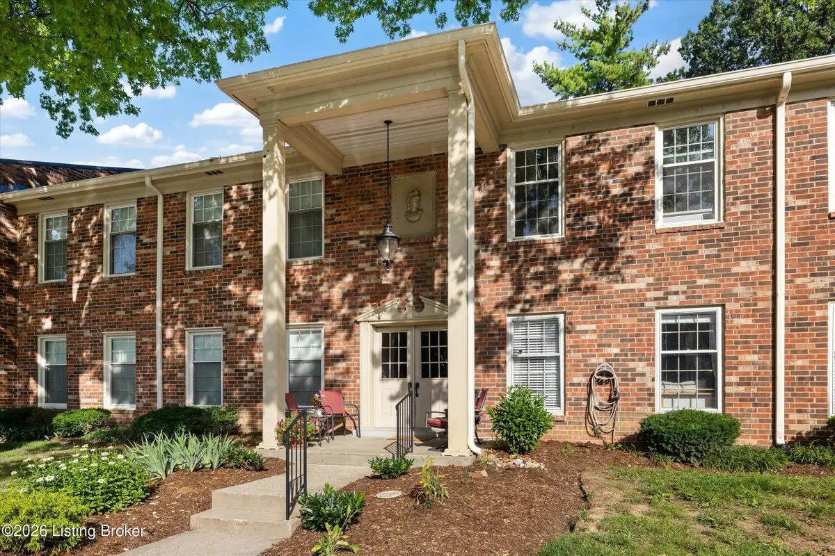 324 Stonehenge Dr #APT 102, Louisville, KY 40207 - #1