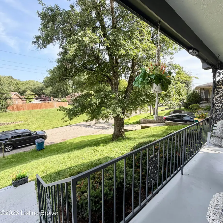 10204 Eve Dr, Louisville, KY 40272 - #3