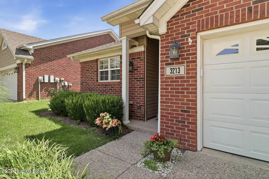 3213 Stony Farm Dr, Jeffersontown, KY 40299 - #2