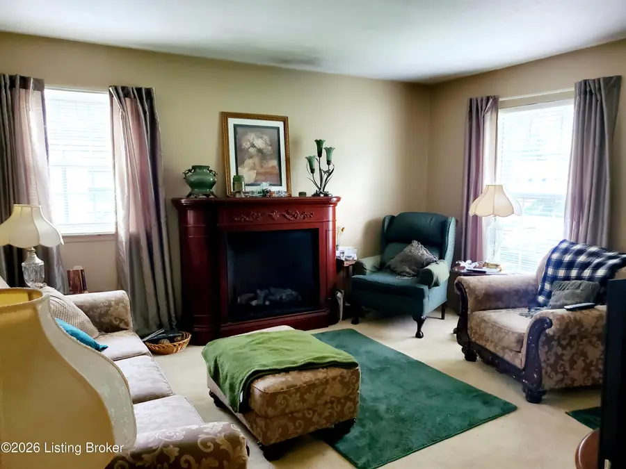 7709 Rochelle Rd, Louisville, KY 40228 - #3