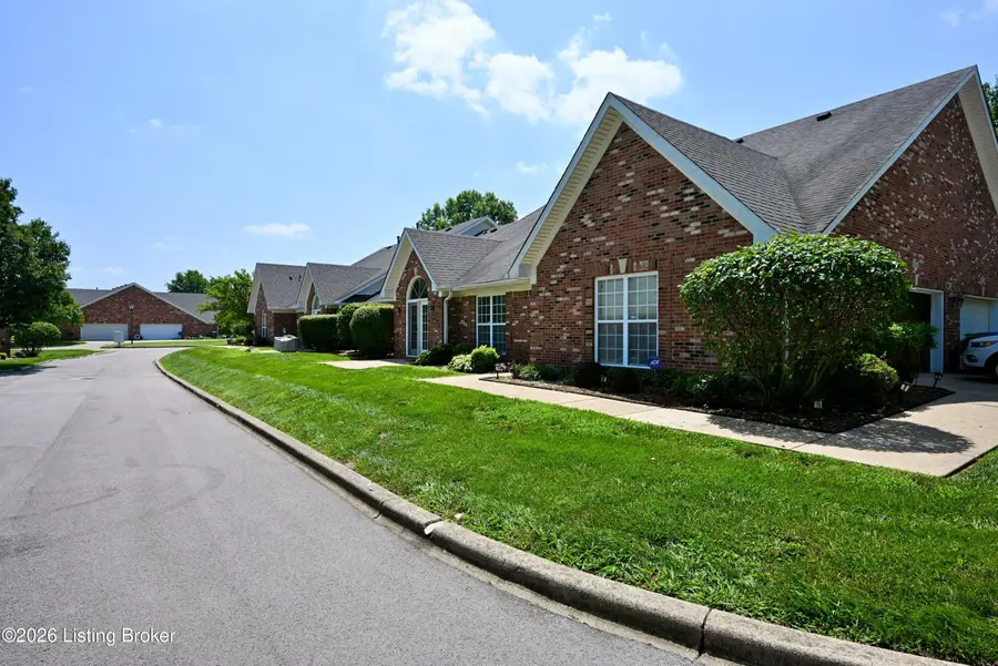 7804 Fern Gardens Way, Louisville, KY 40291 - #2