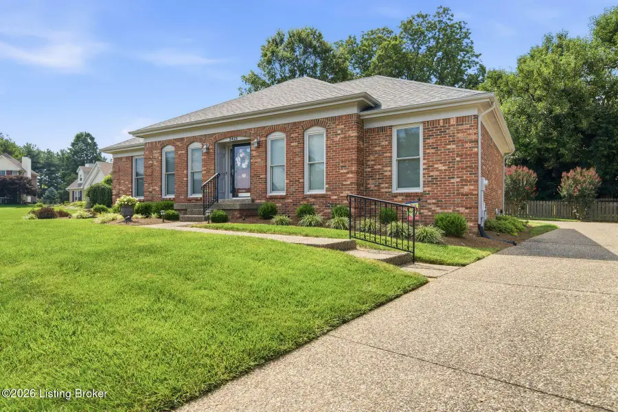 3425 Westwood Farms Dr, Louisville, KY 40220 - #2