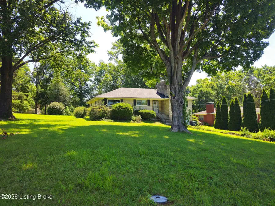 6145 Overhill Dr, Louisville, KY 40229 - #3