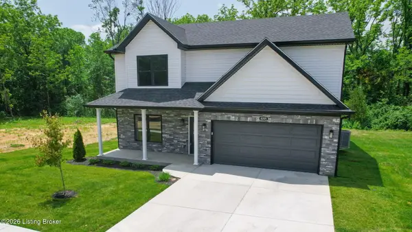 8205 Roseborough Rd, Louisville, KY 40228