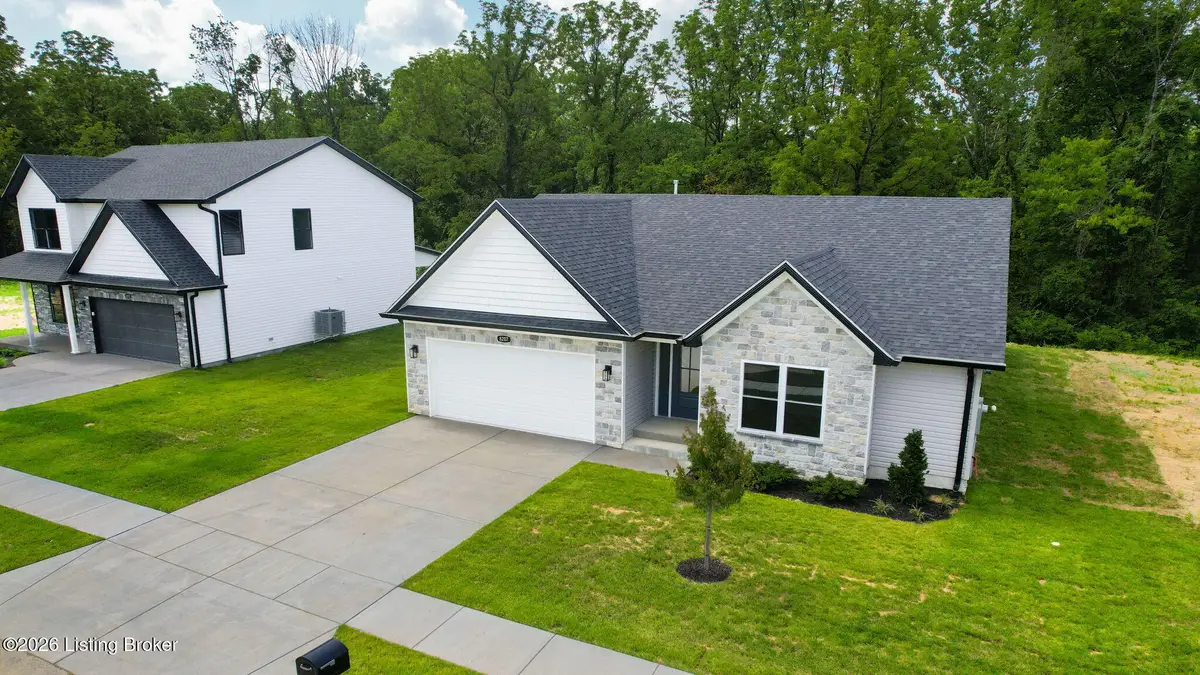 8207 Roseborough Rd, Louisville, KY 40228 - #1