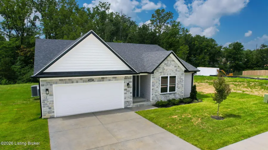 8207 Roseborough Rd, Louisville, KY 40228 - #3
