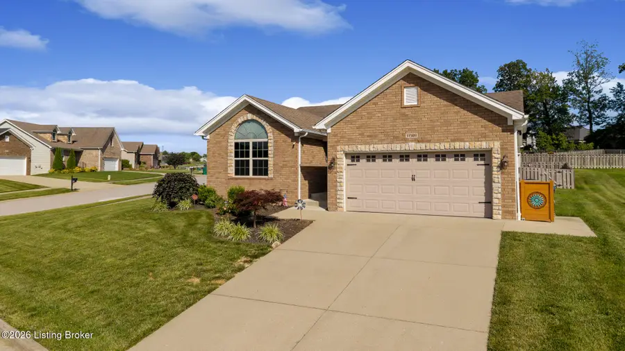 11509 Creek Brook Dr, Louisville, KY 40229 - #2