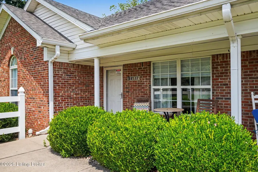 8537 Applegate Village Dr, Louisville, KY 40219 - #3