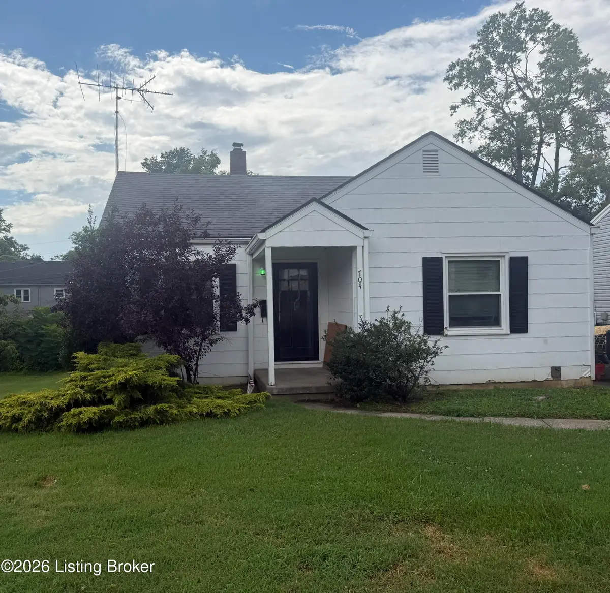 704 Greenwood Ct, Shelbyville, KY 40065 - #1