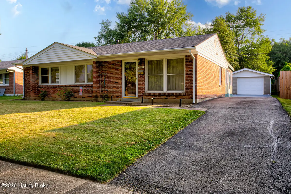 3521 Terrier Ln, Louisville, KY 40218 - #1