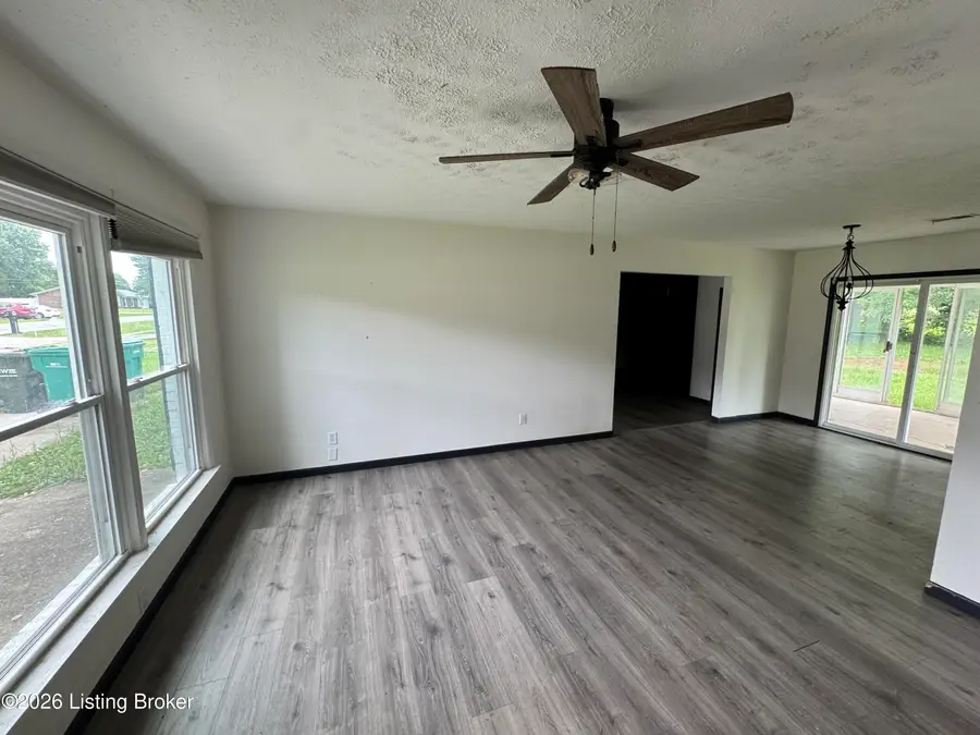 752 Pearman Ave, Radcliff, KY 40160 - #3