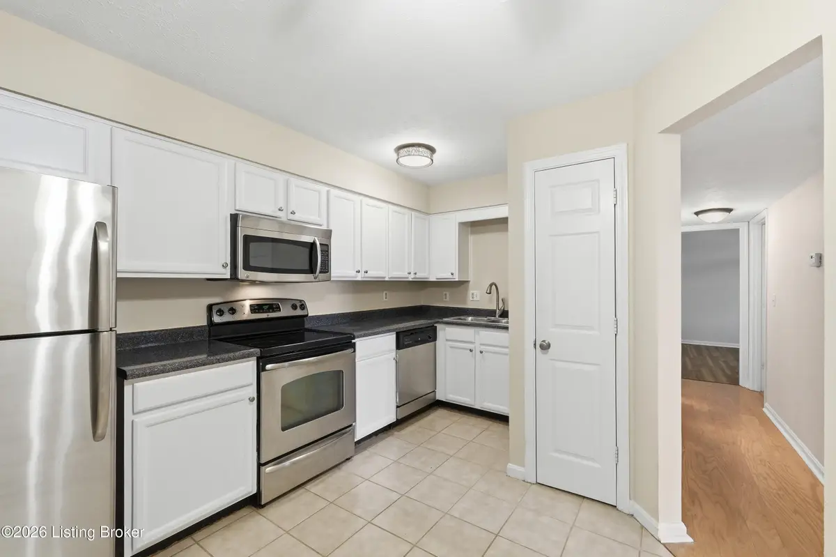 113 La Fontenay Ct, Louisville, KY 40223 - #1