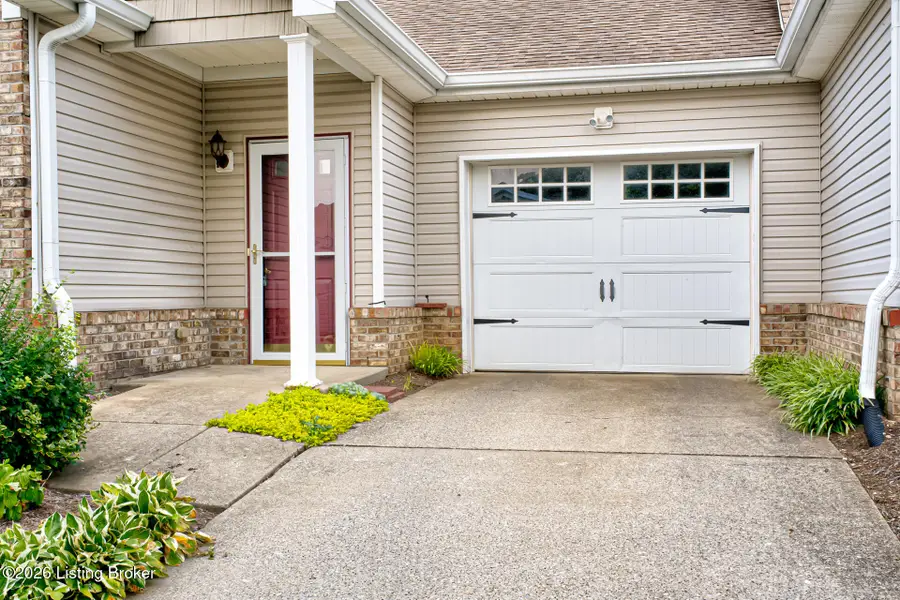 5124 Southern Charm Ln, Louisville, KY 40219 - #2