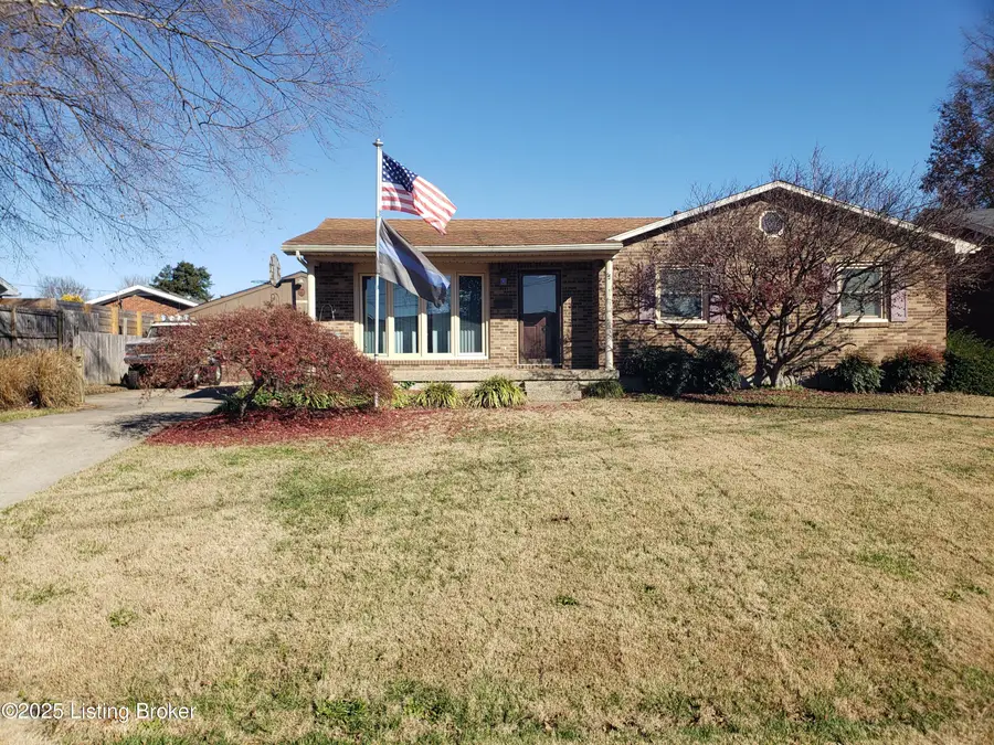 7011 Uranus Dr, Louisville, KY 40258 - #2