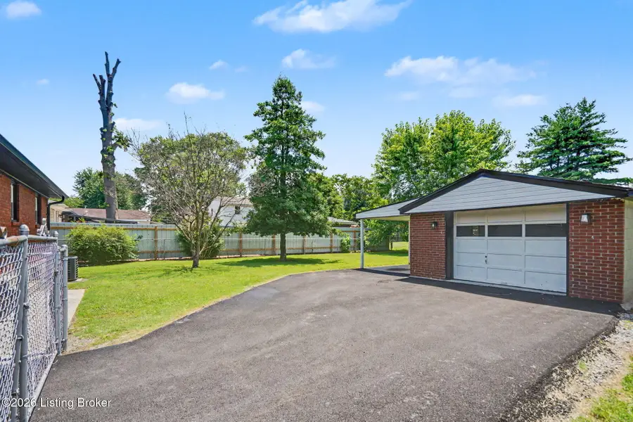 2412 Waco Ct, Louisville, KY 40216 - #3