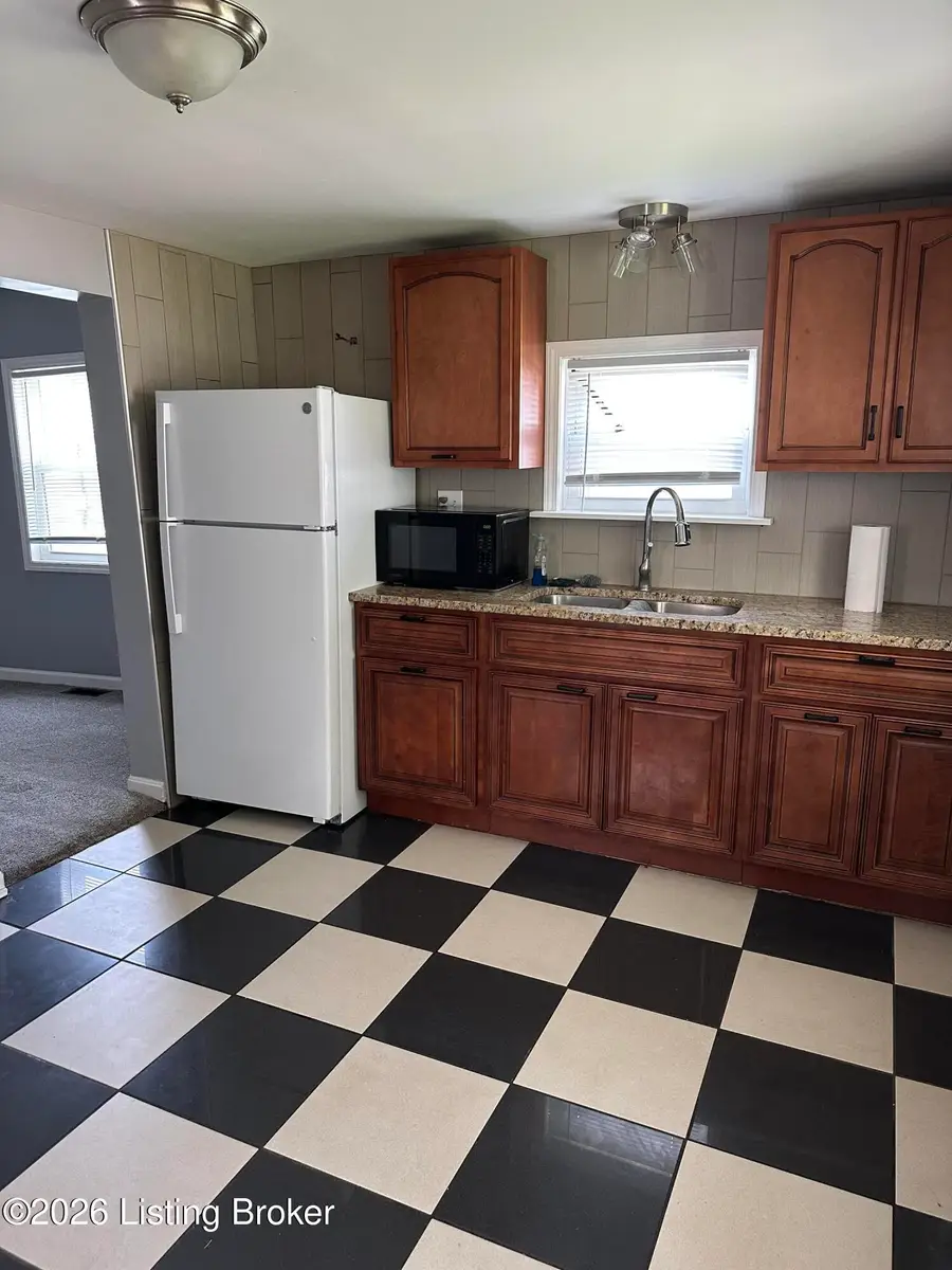 925 Brentwood Ave, Louisville, KY 40215 - #2