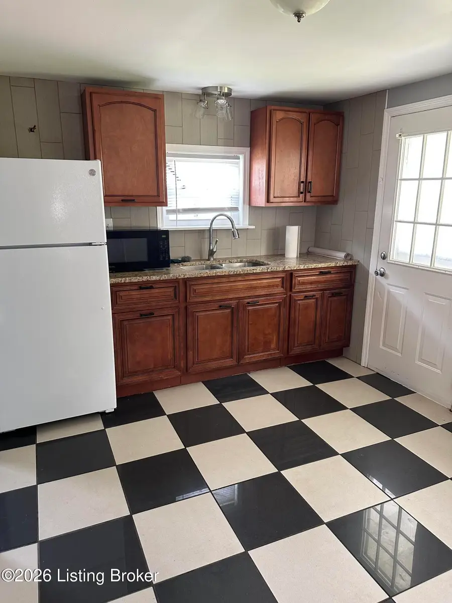 925 Brentwood Ave, Louisville, KY 40215 - #3