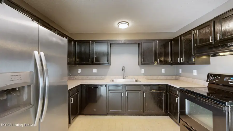 164 Drake Dr, Shepherdsville, KY 40165 - #2